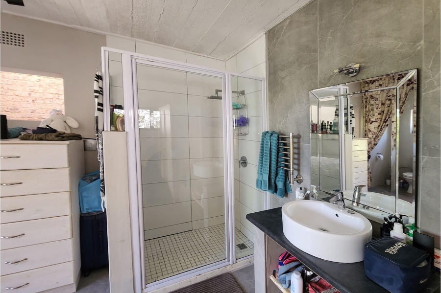To Let 1 Bedroom Property for Rent in Paradise Western Cape